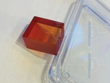Блок сапфирового стекла лазера высокой эффективности данный допинг сапфировым стеклом искусственный