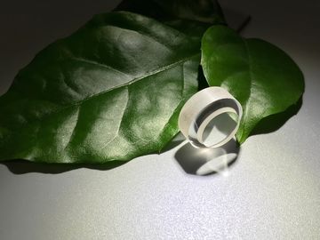 Хорошая цена стекло сапфира толщины 5мм изготовленное на заказ с отверстием для части собрания оборудования онлайн